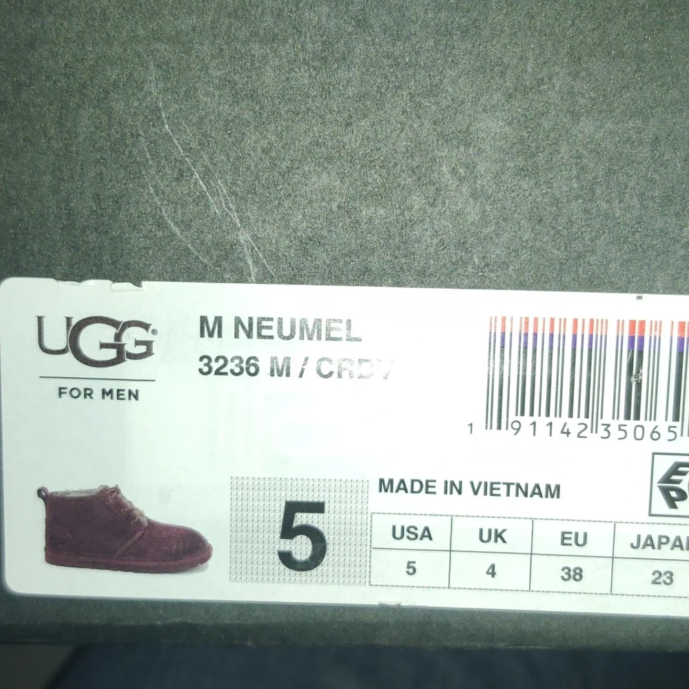 UGG neumel chukka